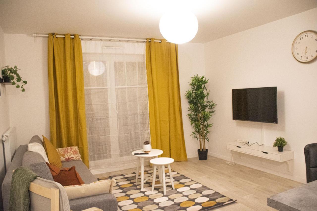 Superbe Appartement Entre Paris Et Disneyland Gagny Exterior photo